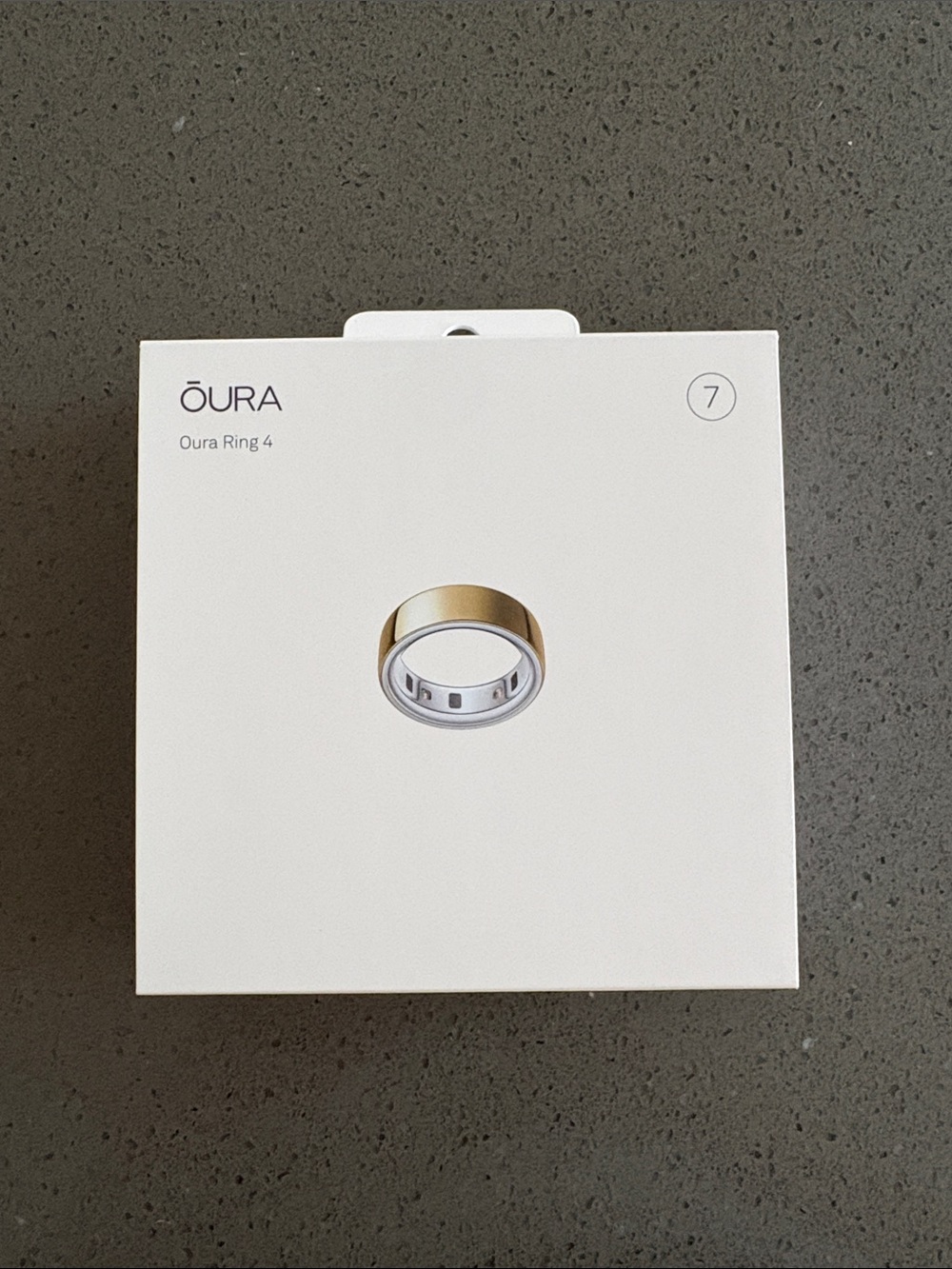 Oura Ring 4 - Gold Exterior BRAND NEW